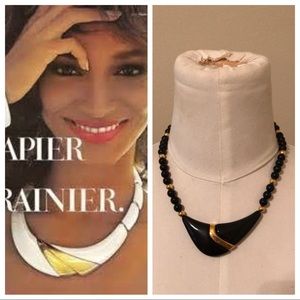 🧚🏼‍♀️Napier black and gold necklace